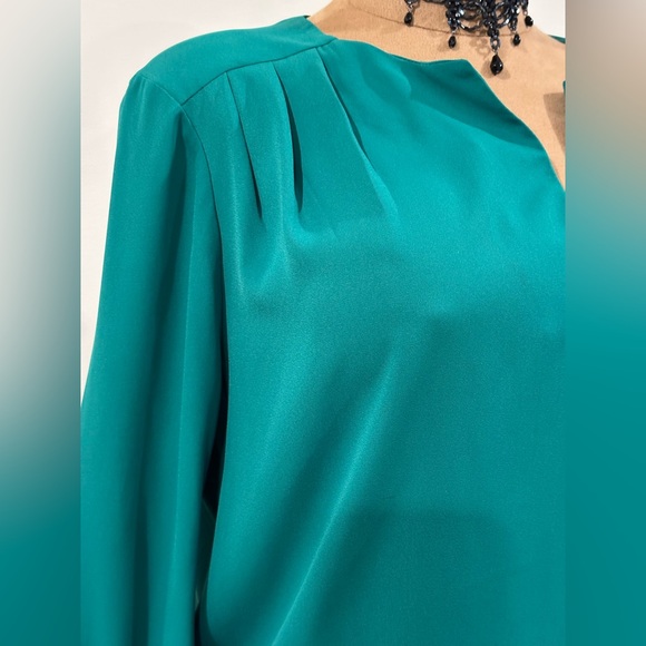 Pleione Kelly Green V Neck Elastic Sleeves Pleated In Front & Back. Sz XL. - Picture 3 of 13